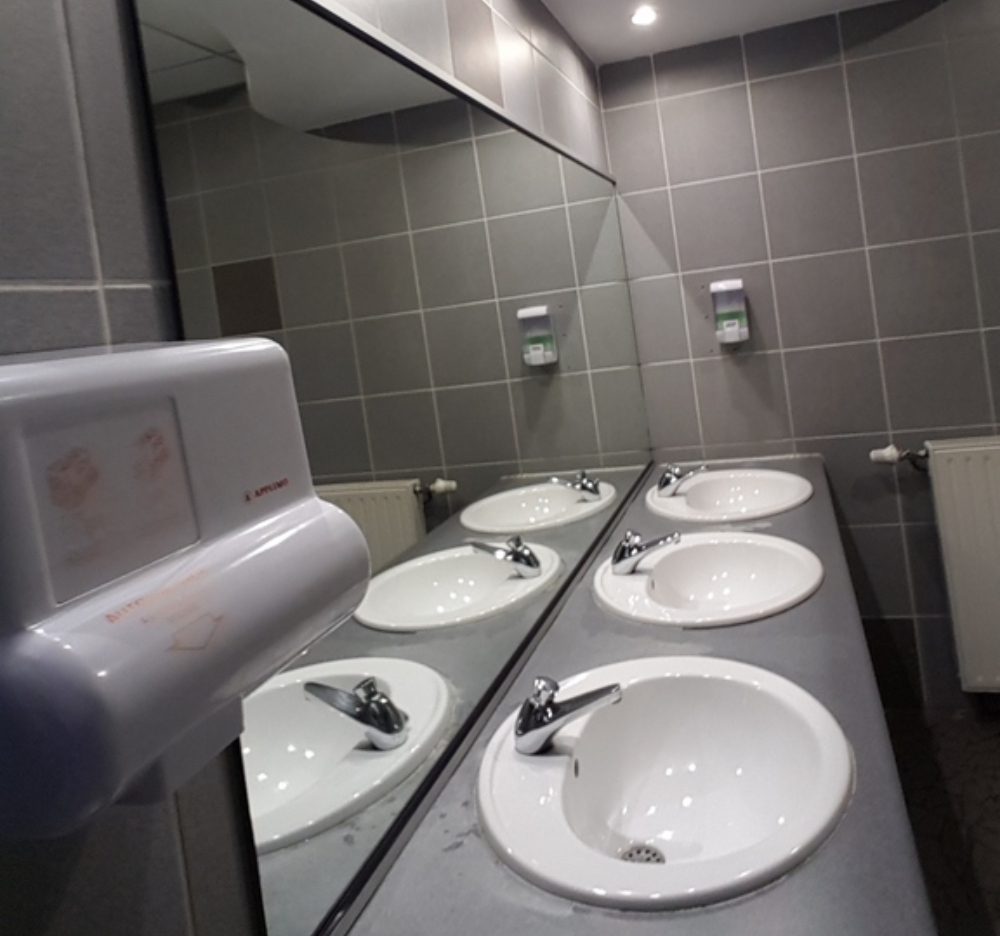 Clean-42-entreprise-de-nettoyage-Andrézieux-Bouthéon-ponca-vitrifcation-parquet-Saint-Etienne-Loire-42
